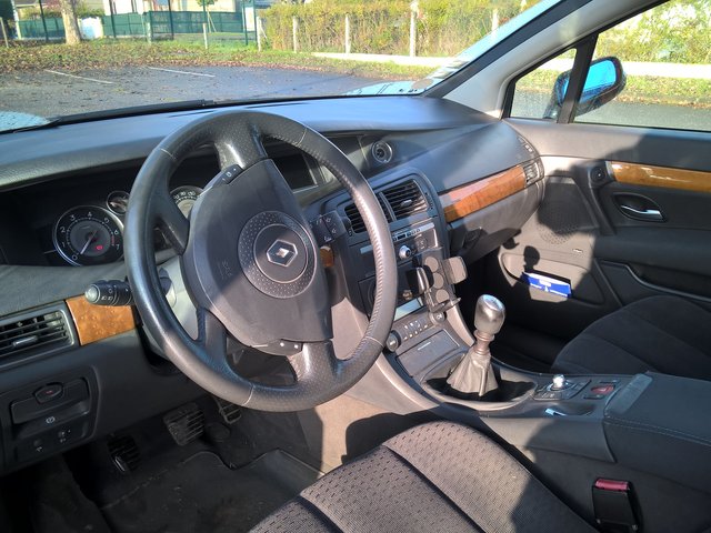 5 INTERIEUR.jpg