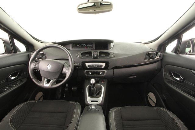 renault-grand-scenic-3-bose-edition-7-pl-20171108073822-275010-01-fhd.jpg