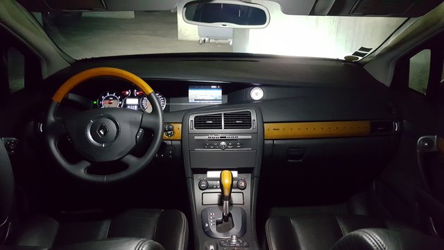 Tableau de bord avec volant refait 2.0L T.jpg